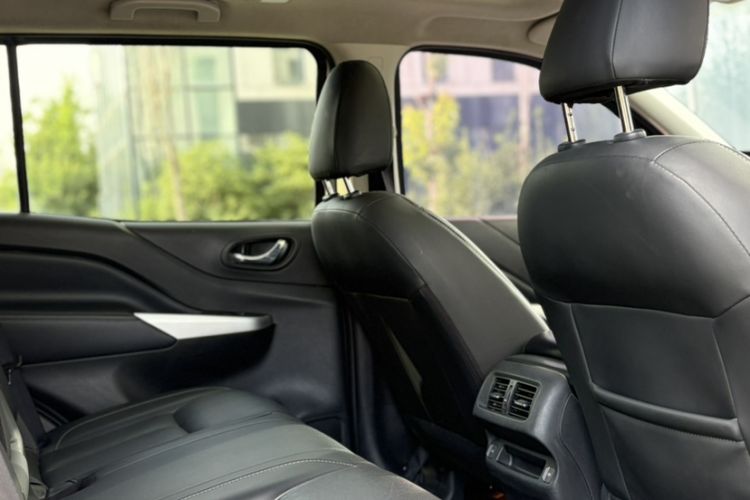 Used Nissan Terra 2020 2.5L XL Upper Automatic Two-Wheel Drive Luxury Edition Interior 12