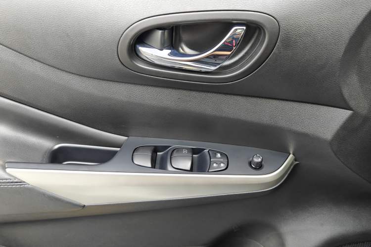 Used Nissan Terra 2020 2.5L XL Upper Automatic Two-Wheel Drive Luxury Edition Interior 13