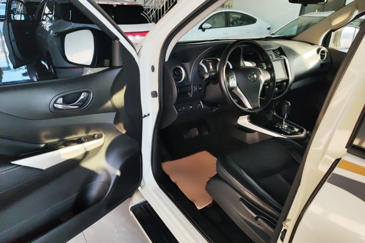 Used Nissan Terra 2020 2.5L XL Upper Automatic Two-Wheel Drive Luxury Edition Interior 2