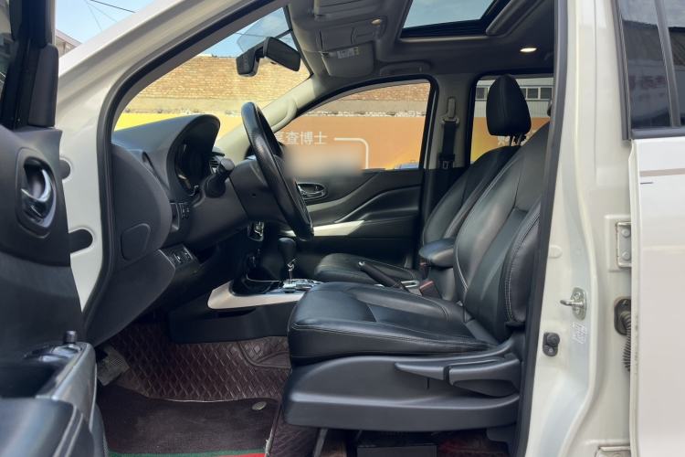 Used Nissan Terra 2020 2.5L XL Upper 4WD Automatic Four-Wheel Drive Luxury Edition Interior 2