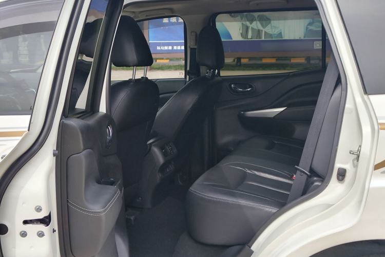 Used Nissan Terra 2020 2.5L XL Upper 4WD Automatic Four-Wheel Drive Luxury Edition Interior 2