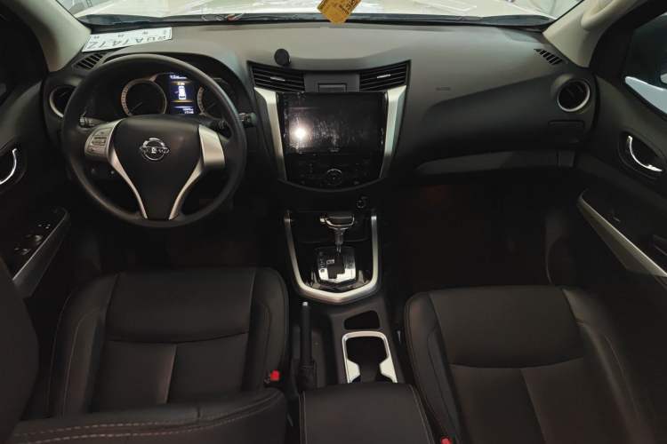 Used Nissan Terra 2020 2.5L XV Automatic 2WD Smart Edition Interior 2