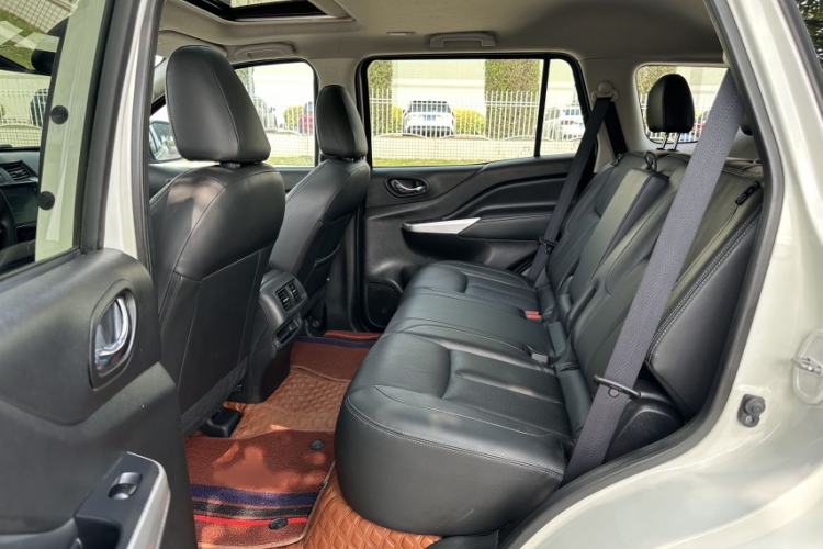 Used Nissan Terra 2020 2.5L XL Upper 4WD Automatic Four-Wheel Drive Luxury Edition Interior 2