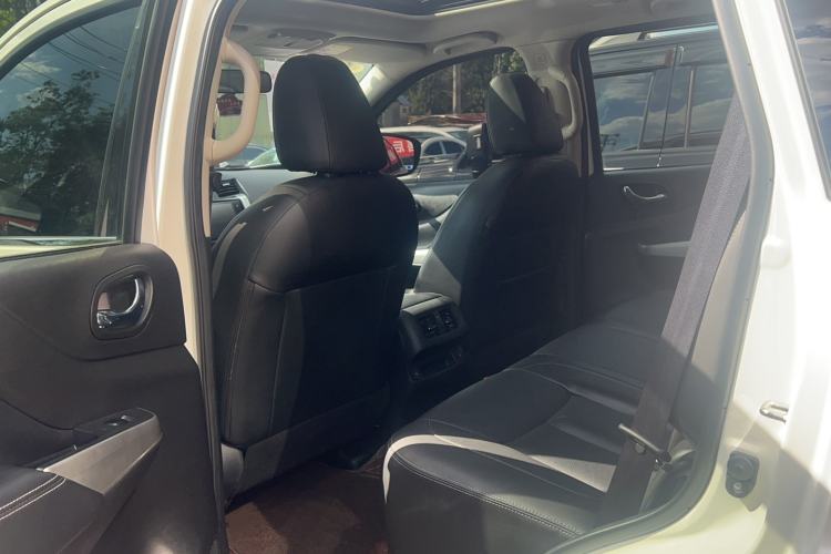 Used Nissan Terra 2020 2.5L XL Upper 4WD Automatic Four-Wheel Drive Luxury Edition Interior 2