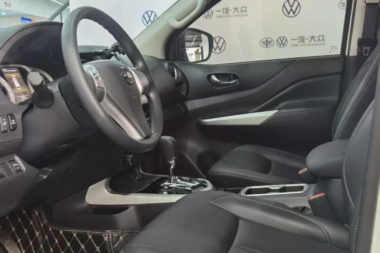 Used Nissan Terra 2020 2.5L XL Upper 4WD Automatic Four-Wheel Drive Luxury Edition Interior 2