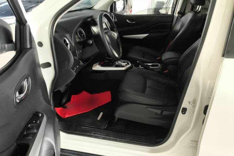 Used Nissan Terra 2020 2.5L XL Upper 4WD Automatic Four-Wheel Drive Luxury Edition Interior 3