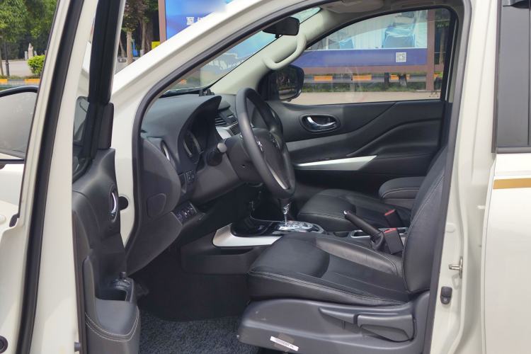 Used Nissan Terra 2020 2.5L XL Upper 4WD Automatic Four-Wheel Drive Luxury Edition Interior 3