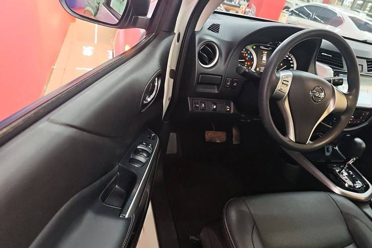 Used Nissan Terra 2020 2.5L XL Upper 4WD Automatic Four-Wheel Drive Luxury Edition Interior 3