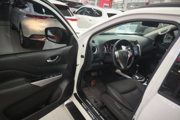 Used Nissan Terra 2020 2.5L XL Upper Automatic Two-Wheel Drive Luxury Edition Interior 3