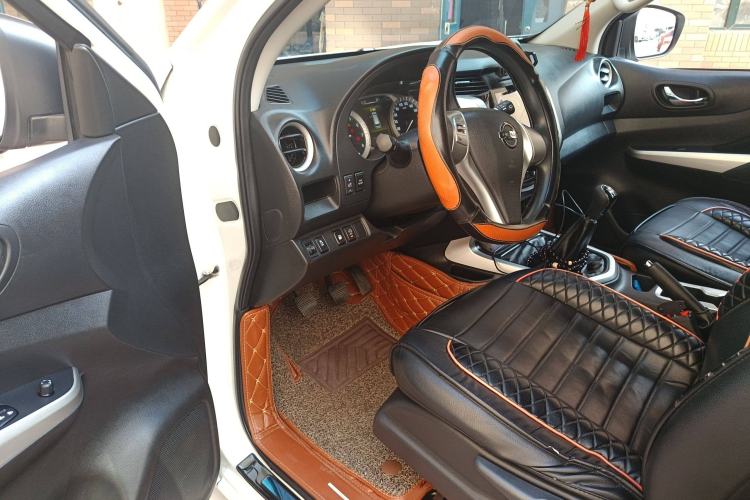 Used Nissan Terra 2020 2.5L XE Manual Two-Wheel-Drive Elite Edition Interior 3
