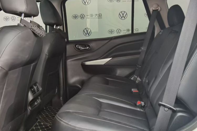 Used Nissan Terra 2020 2.5L XL Upper 4WD Automatic Four-Wheel Drive Luxury Edition Interior 3
