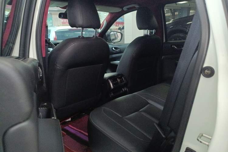 Used Nissan Terra 2020 2.5L XL Upper Automatic Two-Wheel Drive Luxury Edition Interior 4