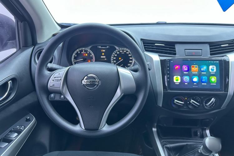 Used Nissan Terra 2020 2.5L XE Manual Two-Wheel-Drive Elite Edition Interior 4