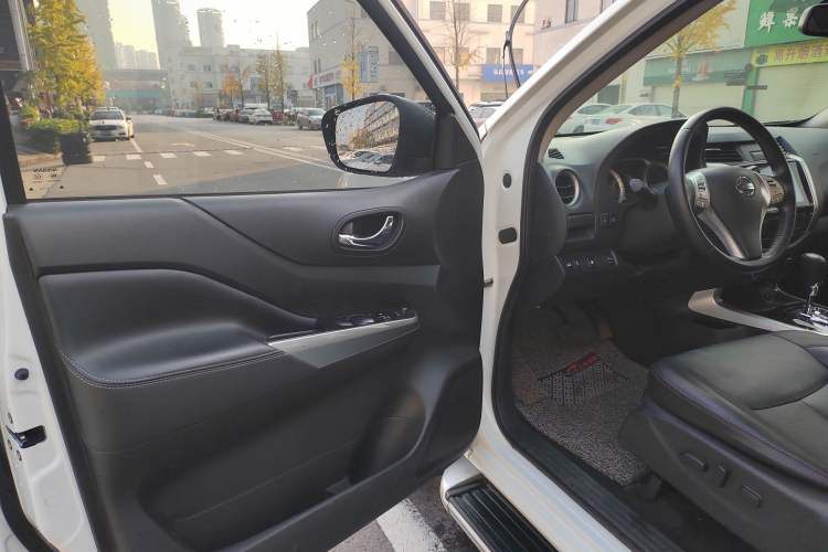 Used Nissan Terra 2020 2.5L XV 4WD Automatic Four-Wheel Drive Flagship Edition Interior 4