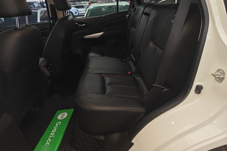 Used Nissan Terra 2020 2.5L XV Automatic 2WD Smart Edition Interior 4