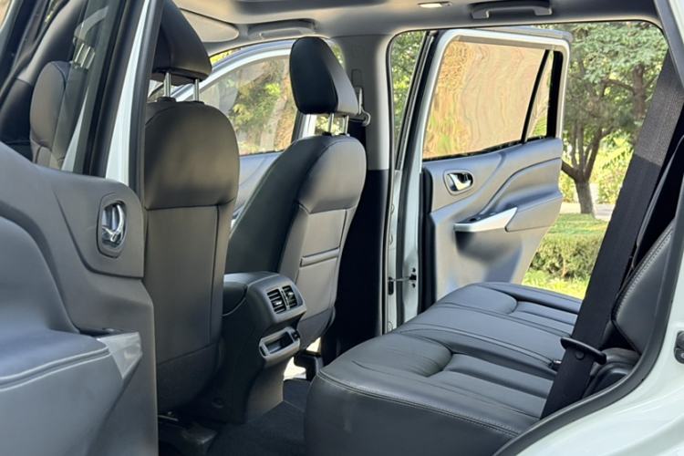 Used Nissan Terra 2020 2.5L XL Upper 4WD Automatic Four-Wheel Drive Luxury Edition Interior 6