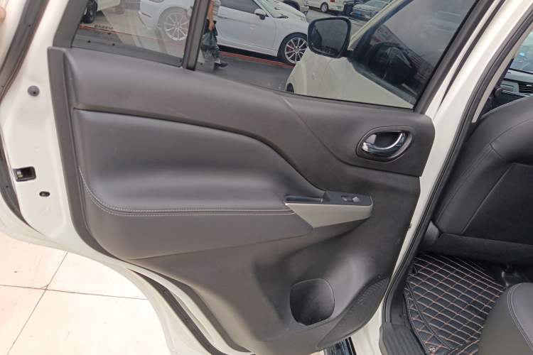 Used Nissan Terra 2020 2.5L XL Upper 4WD Automatic Four-Wheel Drive Luxury Edition Interior 8