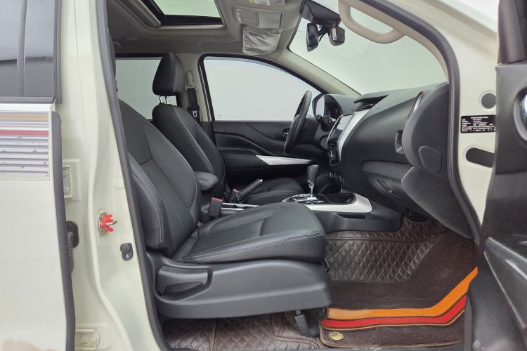 Used Nissan Terra 2020 2.5L XV 4WD Automatic Four-Wheel Drive Flagship Edition Interior 8