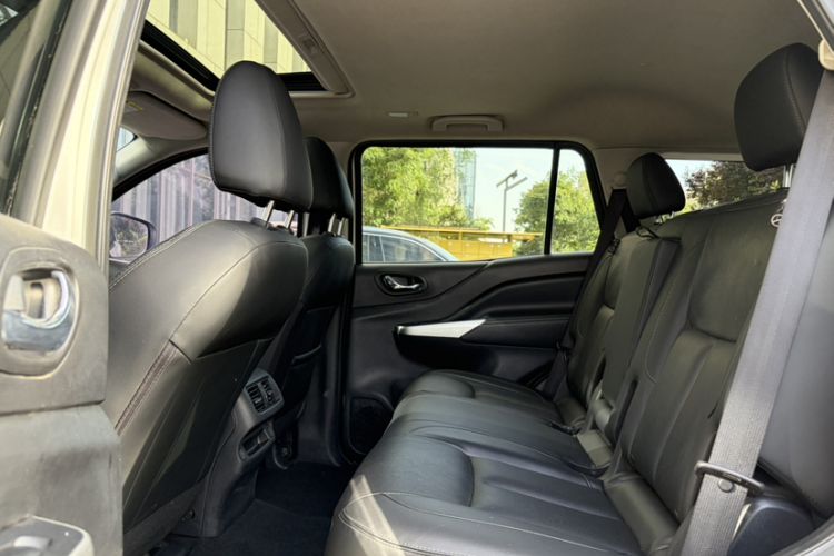 Used Nissan Terra 2020 2.5L XL Upper Automatic Two-Wheel Drive Luxury Edition Interior 9
