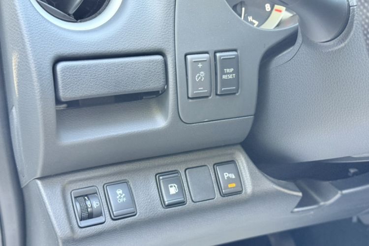 Used Nissan Terra 2020 2.5L XL Upper 4WD Automatic Four-Wheel Drive Luxury Edition Interior 9