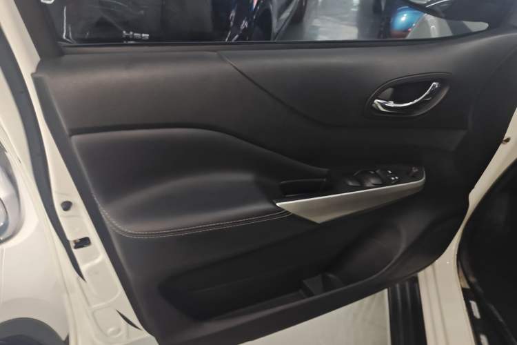 Used Nissan Terra 2020 2.5L XL Upper 4WD Automatic Four-Wheel Drive Luxury Edition Left Front Door Interior