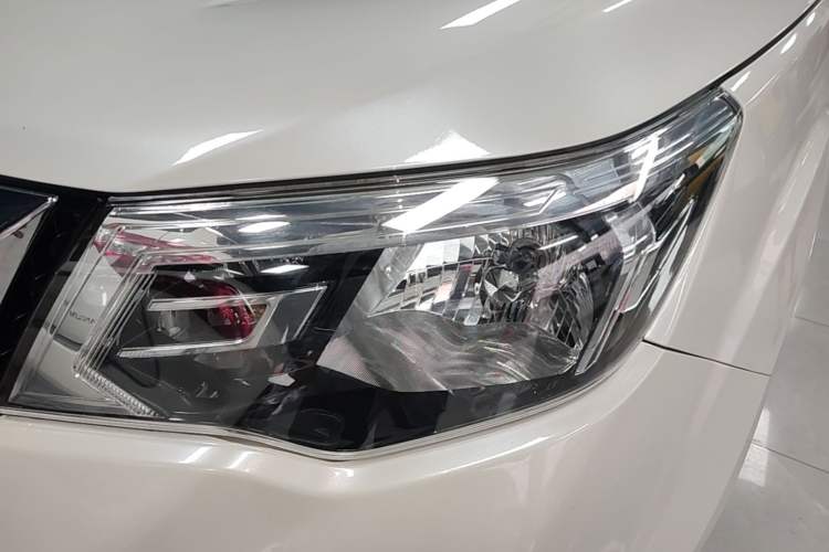 Used Nissan Terra 2020 2.5L XL Upper 4WD Automatic Four-Wheel Drive Luxury Edition Left Front Headlight