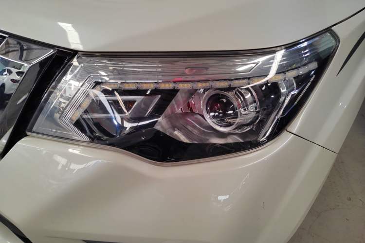 Used Nissan Terra 2020 2.5L XL Upper 4WD Automatic Four-Wheel Drive Luxury Edition Left Front Headlight