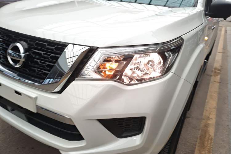 Used Nissan Terra 2020 2.5L XE Manual Two-Wheel-Drive Elite Edition Left Front Headlight