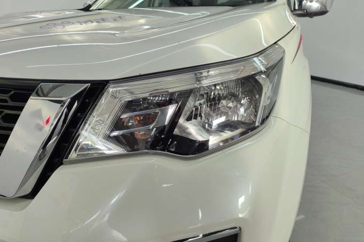 Used Nissan Terra 2020 2.5L XL Upper Automatic Two-Wheel Drive Luxury Edition Left Front Headlight