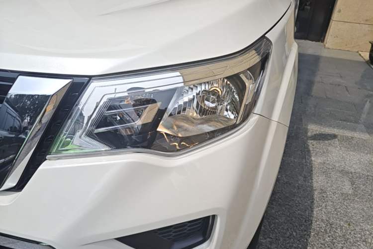 Used Nissan Terra 2020 2.5L XE Manual Two-Wheel-Drive Elite Edition Left Front Headlight