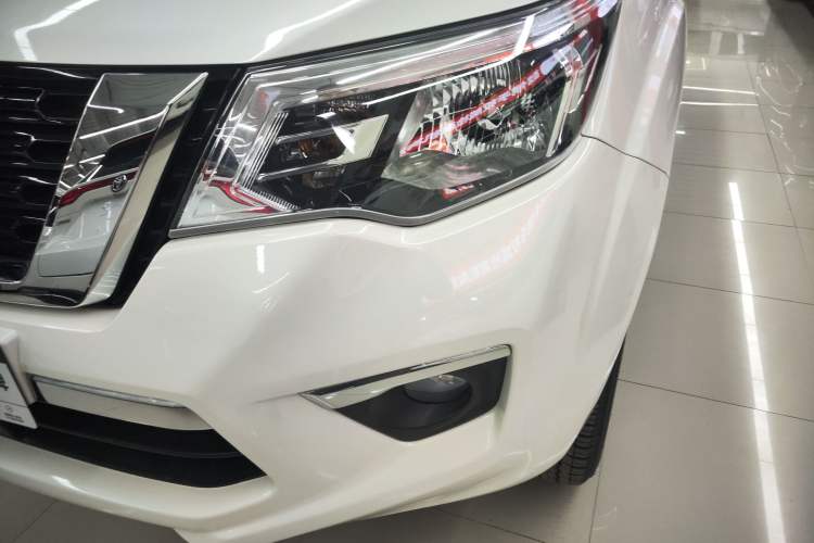 Used Nissan Terra 2020 2.5L XL Upper Automatic Two-Wheel Drive Luxury Edition Left Front Headlight