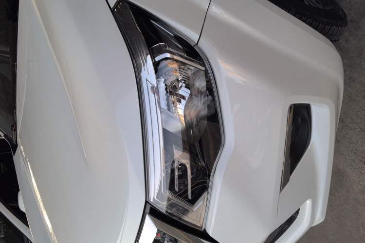 Used Nissan Terra 2020 2.5L XE Manual Two-Wheel-Drive Elite Edition Left Front Headlight