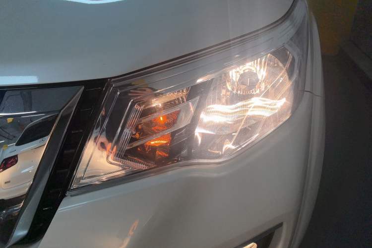 Used Nissan Terra 2020 2.5L XL Upper Automatic Two-Wheel Drive Luxury Edition Left Front Headlight