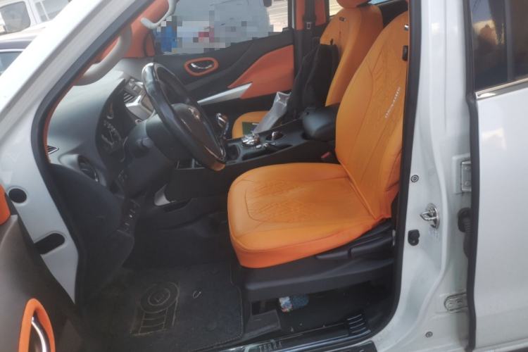 Used Nissan Terra 2020 2.5L XE Manual Two-Wheel-Drive Elite Edition Left Front Seat