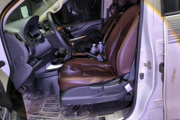 Used Nissan Terra 2020 2.5L XE Manual Two-Wheel-Drive Elite Edition Left Front Seat