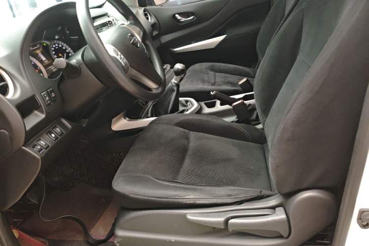 Used Nissan Terra 2020 2.5L XE Manual Two-Wheel-Drive Elite Edition Left Front Seat