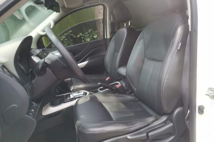 Used Nissan Terra 2020 2.5L XL Upper 4WD Automatic Four-Wheel Drive Luxury Edition Left Front Seat