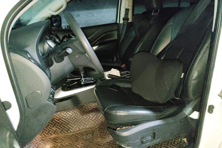 Used Nissan Terra 2020 2.5L XL Upper 4WD Automatic Four-Wheel Drive Luxury Edition Left Front Seat