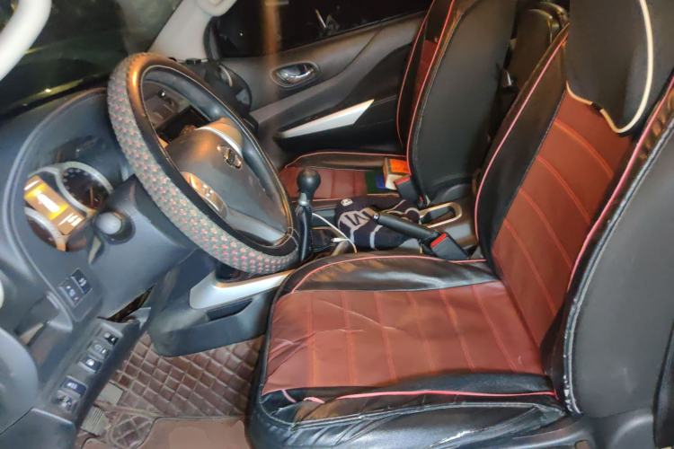 Used Nissan Terra 2020 2.5L XE Manual Two-Wheel-Drive Elite Edition Left Front Seat