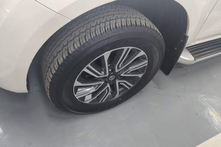 Used Nissan Terra 2020 2.5L XL Upper Automatic Two-Wheel Drive Luxury Edition Left Front Wheel Hub