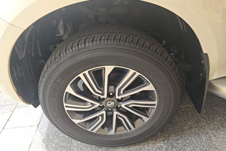 Used Nissan Terra 2020 2.5L XE Manual Two-Wheel-Drive Elite Edition Left Front Wheel Hub