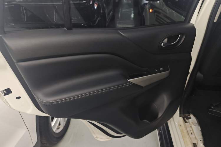 Used Nissan Terra 2020 2.5L XL Upper 4WD Automatic Four-Wheel Drive Luxury Edition Left Rear Door Interior