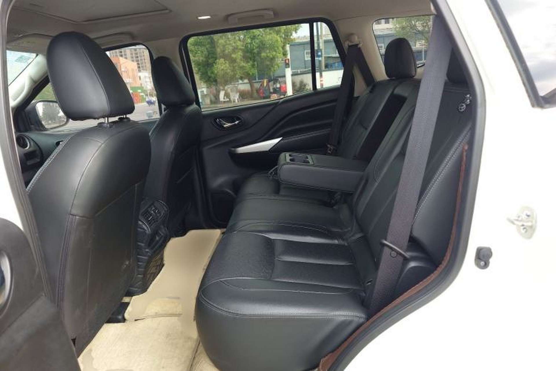 Used Nissan Terra 2020 2.5L XL Upper 4WD Automatic Four-Wheel Drive Luxury Edition Left Rear Seat