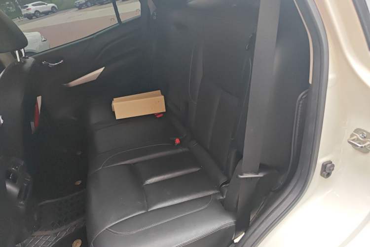 Used Nissan Terra 2020 2.5L XL Upper 4WD Automatic Four-Wheel Drive Luxury Edition Left Rear Seat
