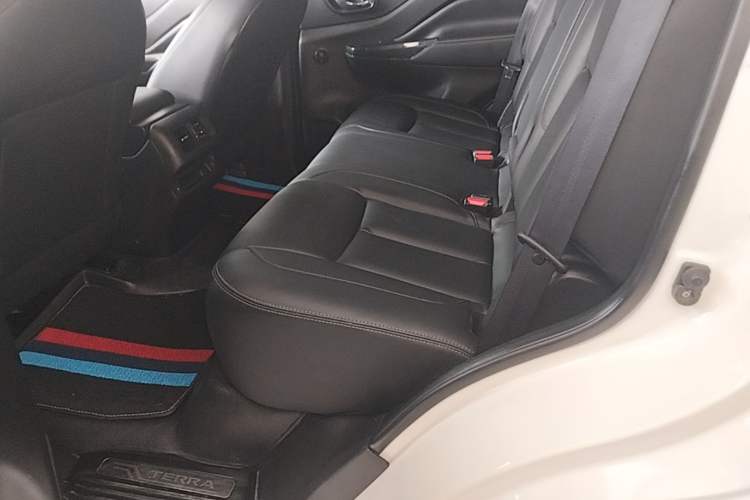 Used Nissan Terra 2020 2.5L XL Upper 4WD Automatic Four-Wheel Drive Luxury Edition Left Rear Seat