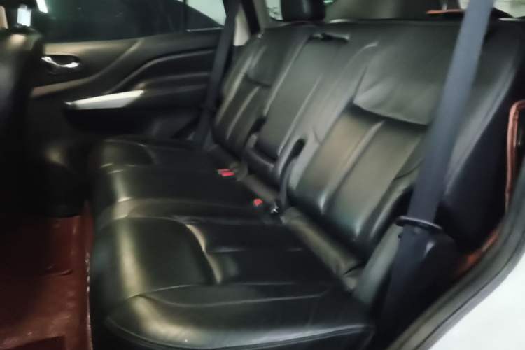 Used Nissan Terra 2020 2.5L XL Upper 4WD Automatic Four-Wheel Drive Luxury Edition Left Rear Seat