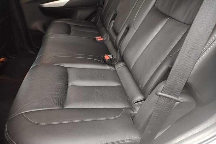 Used Nissan Terra 2020 2.5L XL Upper Automatic Two-Wheel Drive Luxury Edition Left Rear Seat