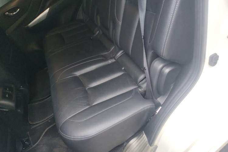 Used Nissan Terra 2020 2.5L XV 4WD Automatic Four-Wheel Drive Flagship Edition Left Rear Seat