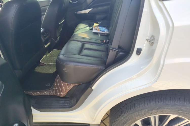 Used Nissan Terra 2020 2.5L XL Upper 4WD Automatic Four-Wheel Drive Luxury Edition Left Rear Seat