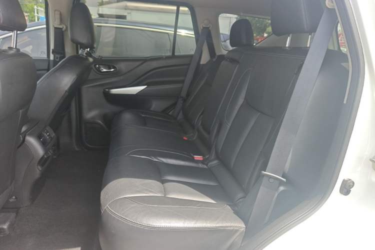 Used Nissan Terra 2020 2.5L XL Upper 4WD Automatic Four-Wheel Drive Luxury Edition Left Rear Seat